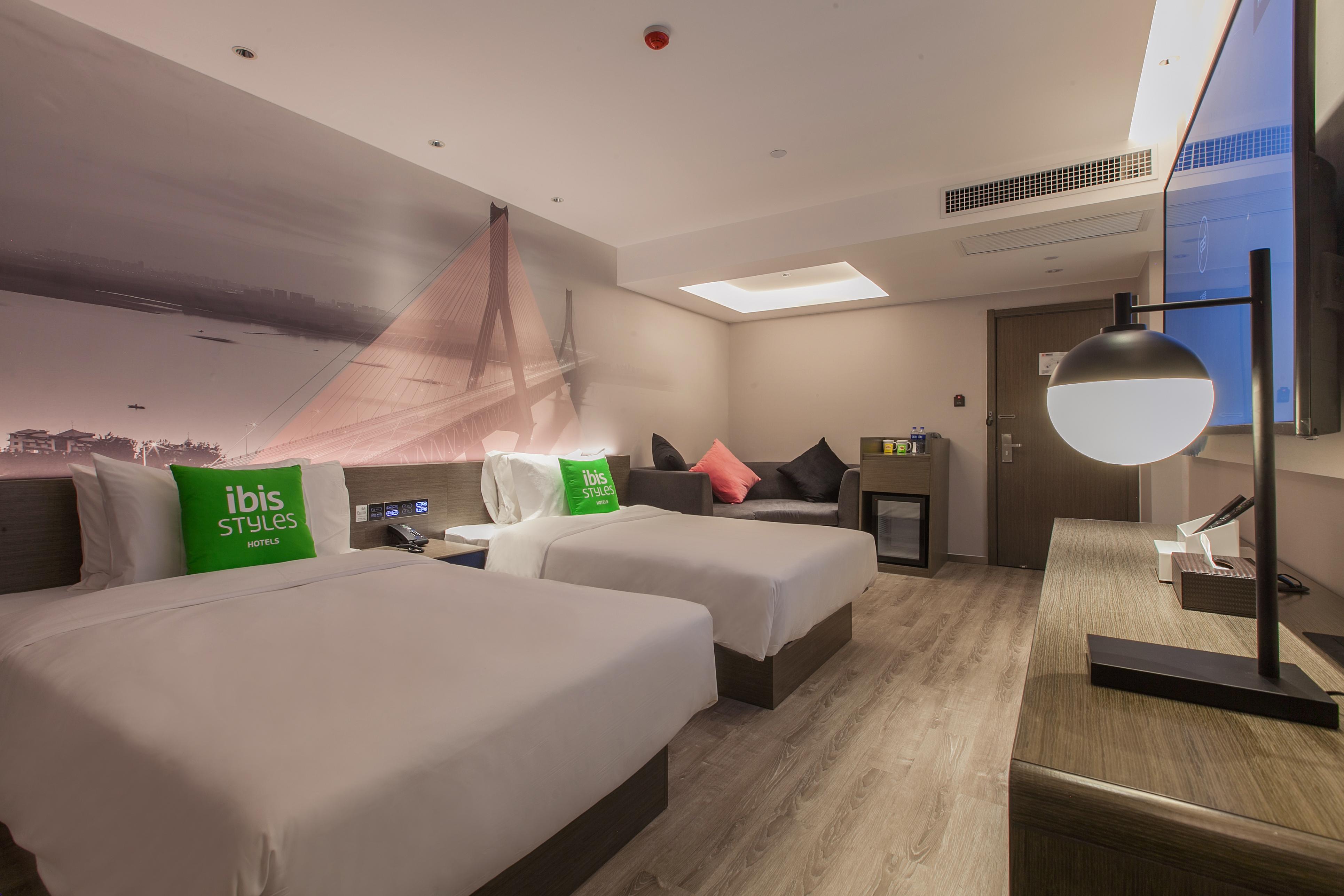 Ibis Styles Wuhan Optics Valley Square Hotel Экстерьер фото