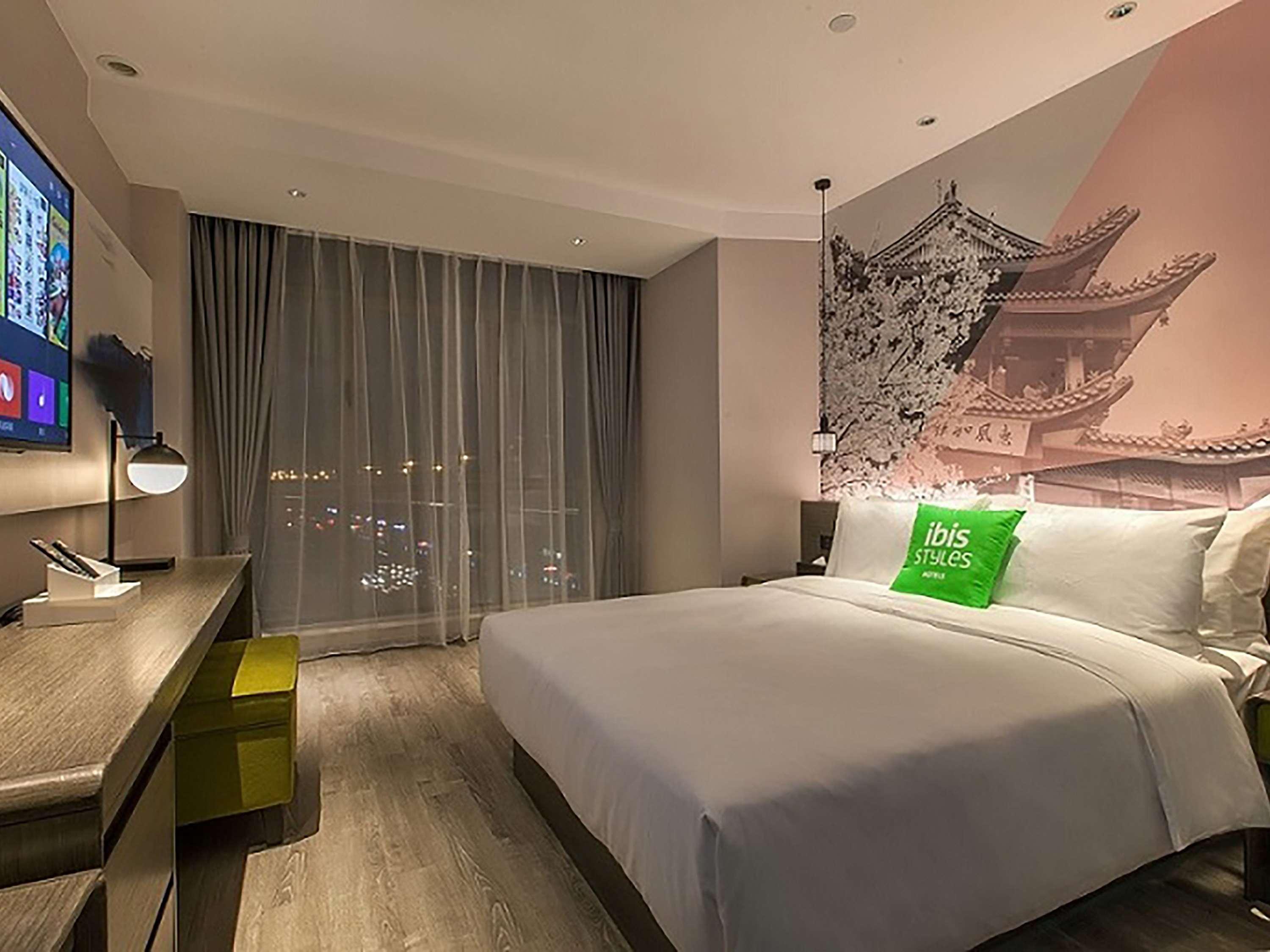 Ibis Styles Wuhan Optics Valley Square Hotel Экстерьер фото