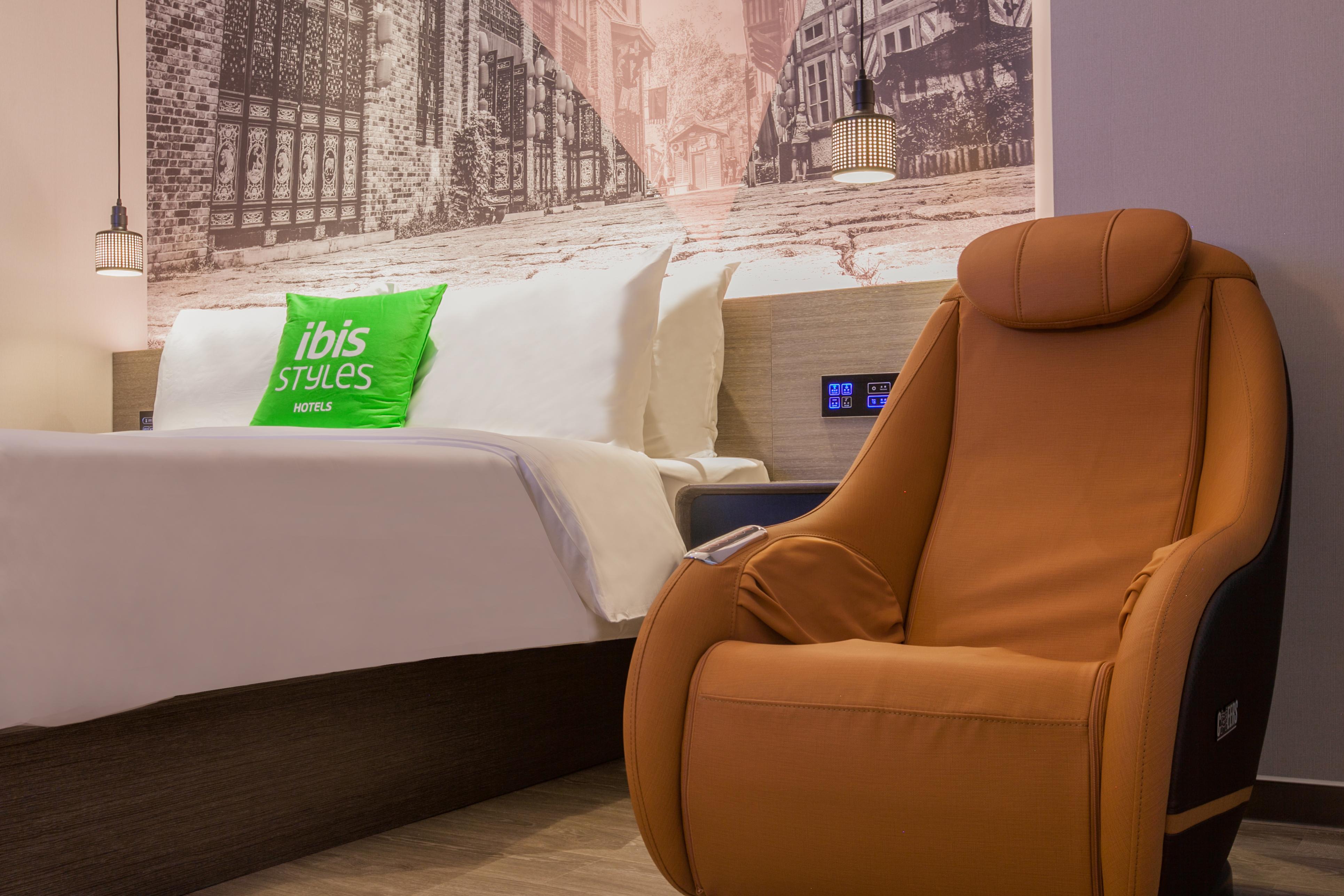 Ibis Styles Wuhan Optics Valley Square Hotel Экстерьер фото