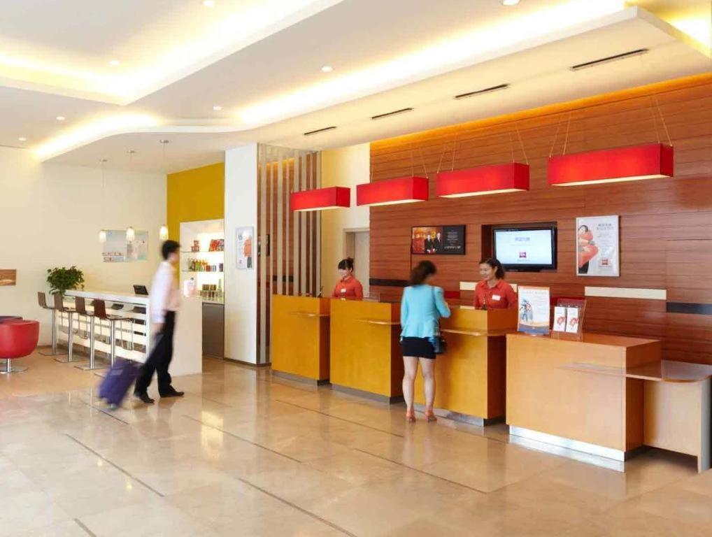 Ibis Styles Wuhan Optics Valley Square Hotel Экстерьер фото