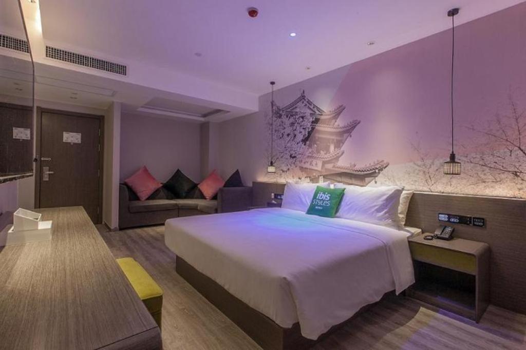 Ibis Styles Wuhan Optics Valley Square Hotel Экстерьер фото