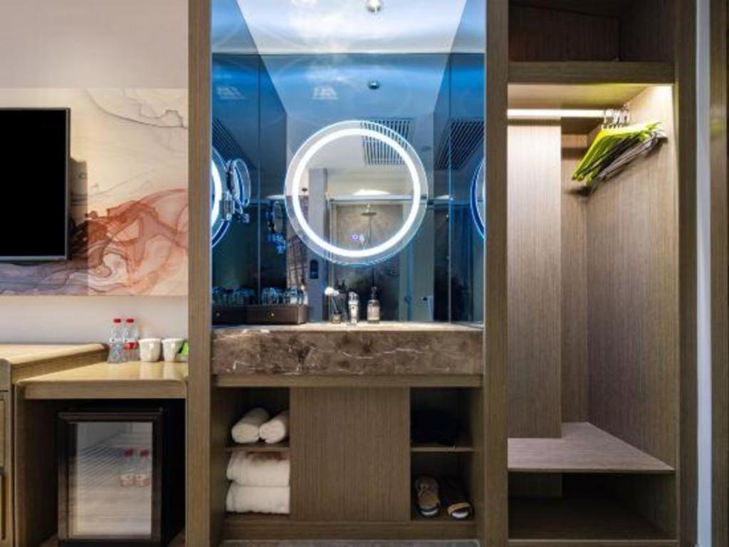 Ibis Styles Wuhan Optics Valley Square Hotel Экстерьер фото