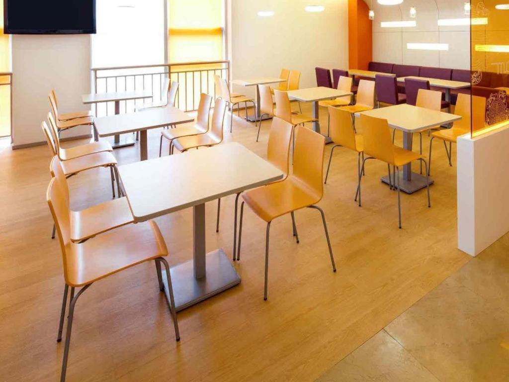 Ibis Styles Wuhan Optics Valley Square Hotel Экстерьер фото