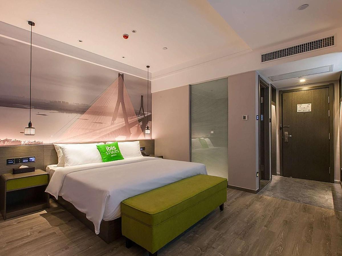 Ibis Styles Wuhan Optics Valley Square Hotel Экстерьер фото